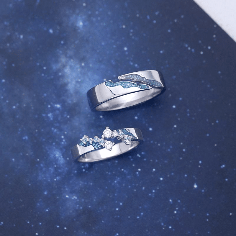Ensemble de Bagues Classiques pour Couple ensemble de bagues classiques pour couple dans un fond de ciel